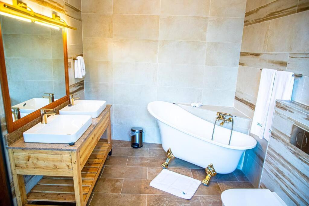 Hotel Kirimara Woodlands, Nanyuki Zewnętrze zdjęcie